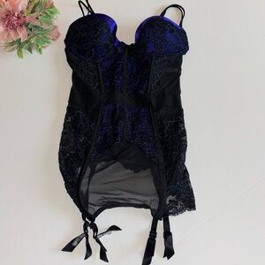 VICTORIA’S SECRET CORSET 34B BLACK LACE PURPLE PUSH UP SATIN LACE UP CORSET